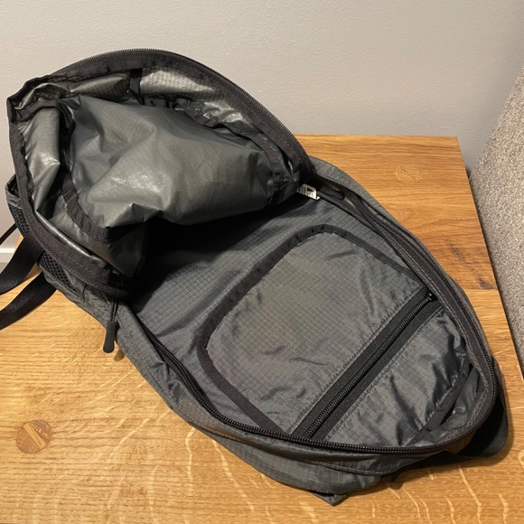 Mountain Equipment Co-op Backpack Lightweight Gray – LIKE NEW - Picture 5 of 14